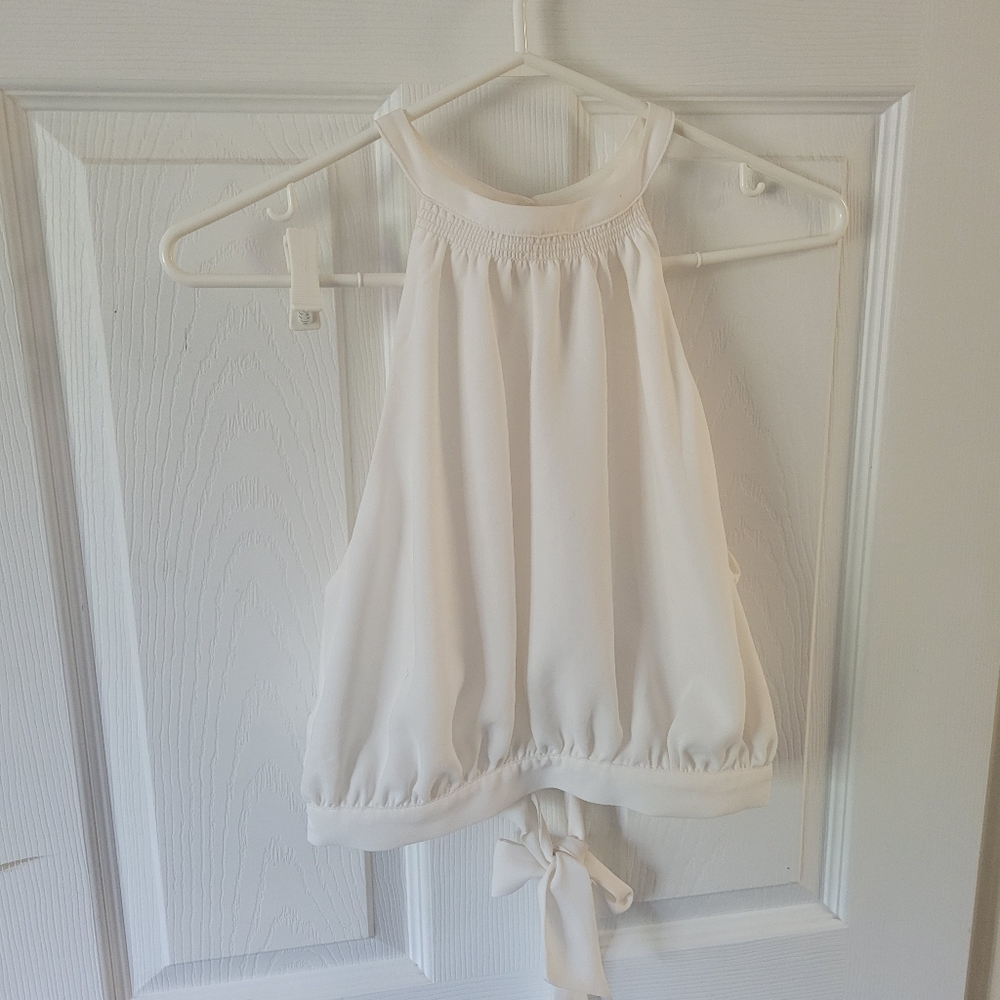 Cropped white wilfred highneck blouse size small